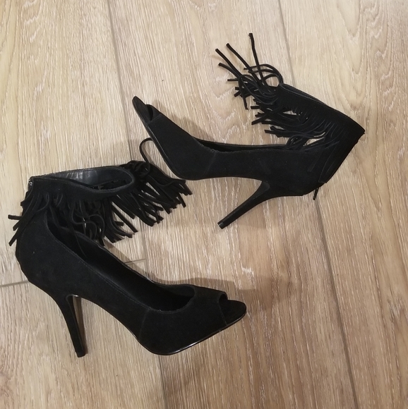 Steve Madden Shoes - Steve Madden black heels fringe size 9